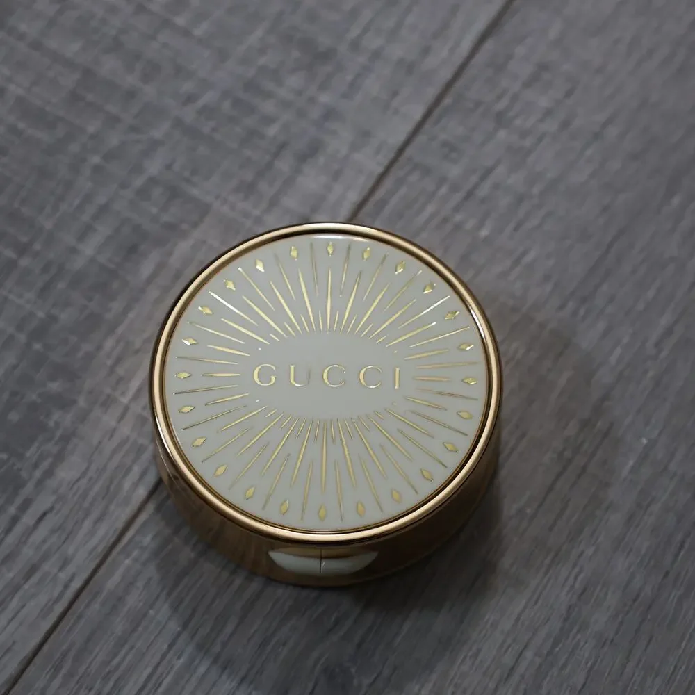 Gucci Glow Blush in 05 Soft Plum